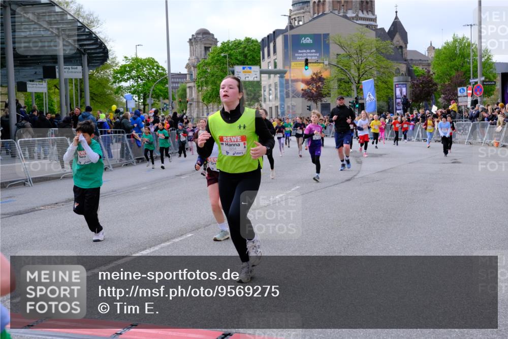 25.04.2026 - Das Zehntel Tim E. http://msf.ph/oto/9569275 25.04.2026 08:56:54 Ziel 1088, 1182, 1292, 1313, 1468, 1747, 1763, 1815, 1826, 2020, 2026, 2038, 2070, 2073, 2165, 2311, 2405, 2436, 2444, 2446, 2462, 2479, 2480, 2523, 2537, 2664, 2710, 2747, 2749, 2941, 2951, 2953, 2963, 3005, 3029, 3254, 3444, 3515, 3657, 3730, 3812, 3884, 3887, 3904, 4033, 4034 meine-sportfotos.de