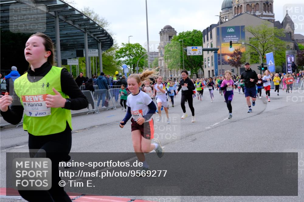 25.04.2026 - Das Zehntel Tim E. http://msf.ph/oto/9569277 25.04.2026 08:56:55 Ziel 1088, 1182, 1313, 1338, 1468, 1747, 1763, 1815, 1826, 1991, 2020, 2026, 2038, 2070, 2073, 2165, 2311, 2405, 2436, 2444, 2446, 2462, 2479, 2480, 2523, 2537, 2664, 2710, 2747, 2749, 2941, 2951, 2953, 2963, 3005, 3029, 3038, 3064, 3254, 3444, 3515, 3657, 3730, 3755, 3812, 3884, 3887, 3904, 3939, 4033, 4034 meine-sportfotos.de