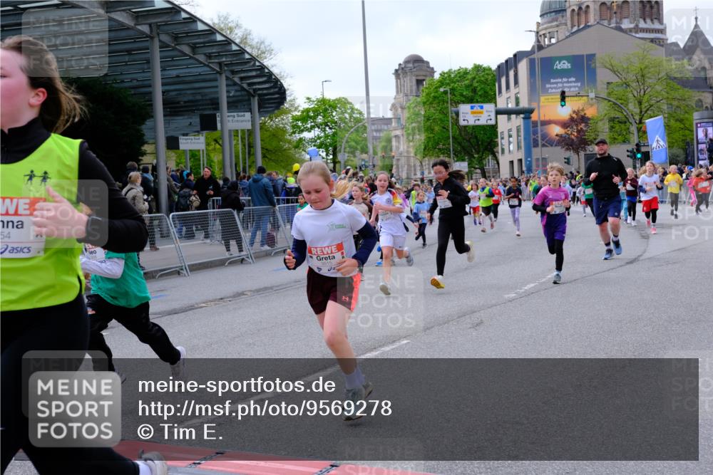 25.04.2026 - Das Zehntel Tim E. http://msf.ph/oto/9569278 25.04.2026 08:56:55 Ziel 1088, 1182, 1313, 1338, 1468, 1747, 1763, 1815, 1826, 1991, 2020, 2026, 2038, 2070, 2073, 2165, 2311, 2405, 2436, 2444, 2446, 2462, 2479, 2480, 2523, 2537, 2664, 2710, 2747, 2749, 2941, 2951, 2953, 2963, 3005, 3029, 3038, 3064, 3254, 3444, 3515, 3657, 3730, 3755, 3812, 3884, 3887, 3904, 3939, 4033, 4034 meine-sportfotos.de