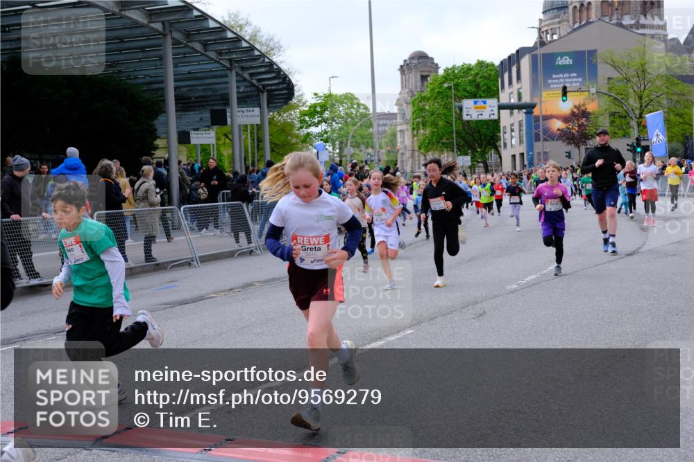 25.04.2026 - Das Zehntel Tim E. http://msf.ph/oto/9569279 25.04.2026 08:56:55 Ziel 1088, 1182, 1313, 1338, 1468, 1747, 1763, 1815, 1826, 1991, 2020, 2026, 2038, 2070, 2073, 2165, 2311, 2405, 2436, 2444, 2446, 2462, 2479, 2480, 2523, 2537, 2664, 2710, 2747, 2749, 2941, 2951, 2953, 2963, 3005, 3029, 3038, 3064, 3254, 3444, 3515, 3657, 3730, 3755, 3812, 3884, 3887, 3904, 3939, 4033, 4034 meine-sportfotos.de