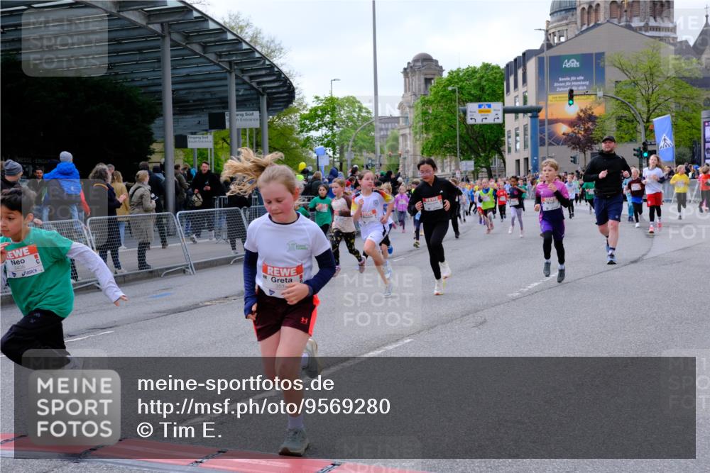 25.04.2026 - Das Zehntel Tim E. http://msf.ph/oto/9569280 25.04.2026 08:56:55 Ziel 1088, 1182, 1313, 1338, 1468, 1747, 1763, 1815, 1826, 1991, 2020, 2026, 2038, 2070, 2073, 2165, 2311, 2405, 2436, 2444, 2446, 2462, 2479, 2480, 2523, 2537, 2664, 2710, 2747, 2749, 2941, 2951, 2953, 2963, 3005, 3029, 3038, 3064, 3254, 3444, 3515, 3657, 3730, 3755, 3812, 3884, 3887, 3904, 3939, 4033, 4034 meine-sportfotos.de