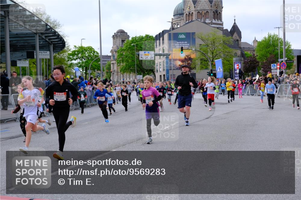 25.04.2026 - Das Zehntel Tim E. http://msf.ph/oto/9569283 25.04.2026 08:56:56 Ziel 1088, 1182, 1196, 1313, 1338, 1468, 1747, 1763, 1815, 1826, 1991, 2020, 2026, 2038, 2070, 2073, 2165, 2311, 2405, 2436, 2444, 2446, 2462, 2479, 2480, 2523, 2537, 2664, 2710, 2747, 2749, 2908, 2941, 2951, 2953, 2963, 3005, 3029, 3038, 3064, 3195, 3254, 3515, 3657, 3730, 3755, 3812, 3884, 3887, 3904, 3939, 4033, 4034 meine-sportfotos.de