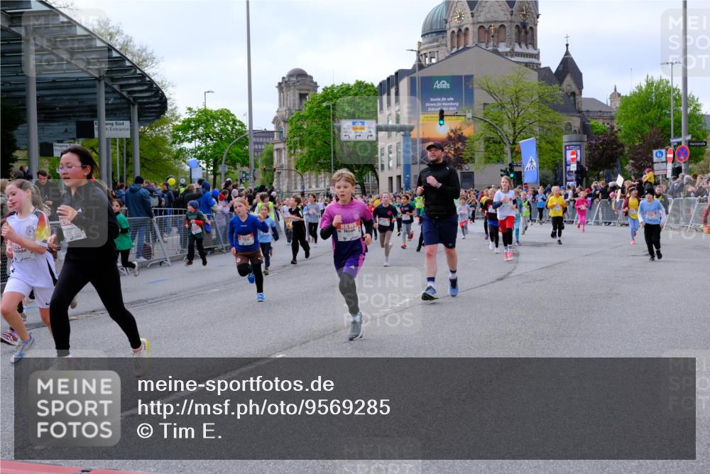 25.04.2026 - Das Zehntel Tim E. http://msf.ph/oto/9569285 25.04.2026 08:56:56 Ziel 1088, 1182, 1196, 1313, 1338, 1468, 1747, 1763, 1815, 1826, 1991, 2020, 2026, 2038, 2070, 2073, 2165, 2311, 2405, 2436, 2444, 2446, 2462, 2479, 2480, 2523, 2537, 2664, 2710, 2747, 2749, 2908, 2941, 2951, 2953, 2963, 3005, 3029, 3038, 3064, 3195, 3254, 3515, 3657, 3730, 3755, 3812, 3884, 3887, 3904, 3939, 4033, 4034 meine-sportfotos.de
