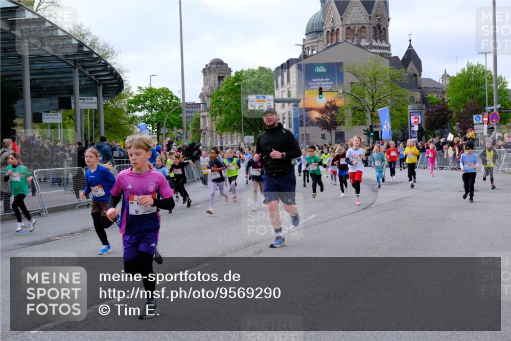 25.04.2026 - Das Zehntel Tim E. http://msf.ph/oto/9569290 25.04.2026 08:56:57 Ziel 1088, 1182, 1196, 1313, 1338, 1468, 1747, 1763, 1815, 1820, 1826, 1991, 2020, 2026, 2038, 2070, 2073, 2165, 2311, 2405, 2436, 2444, 2446, 2462, 2479, 2480, 2583, 2664, 2710, 2734, 2737, 2747, 2749, 2852, 2908, 2941, 2951, 2953, 2963, 3005, 3029, 3038, 3064, 3195, 3211, 3254, 3515, 3655, 3657, 3660, 3730, 3755, 3812, 3884, 3887, 3904, 3939, 4018, 4033, 4034, 4056 meine-sportfotos.de