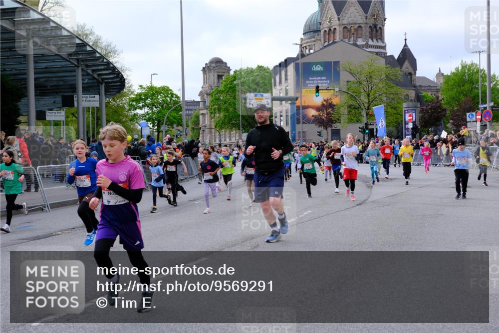 25.04.2026 - Das Zehntel Tim E. http://msf.ph/oto/9569291 25.04.2026 08:56:57 Ziel 1088, 1182, 1196, 1313, 1338, 1468, 1747, 1763, 1815, 1820, 1826, 1991, 2020, 2026, 2038, 2070, 2073, 2165, 2311, 2405, 2436, 2444, 2446, 2462, 2479, 2480, 2583, 2664, 2710, 2734, 2737, 2747, 2749, 2852, 2908, 2941, 2951, 2953, 2963, 3005, 3029, 3038, 3064, 3195, 3211, 3254, 3515, 3655, 3657, 3660, 3730, 3755, 3812, 3884, 3887, 3904, 3939, 4018, 4033, 4034, 4056 meine-sportfotos.de