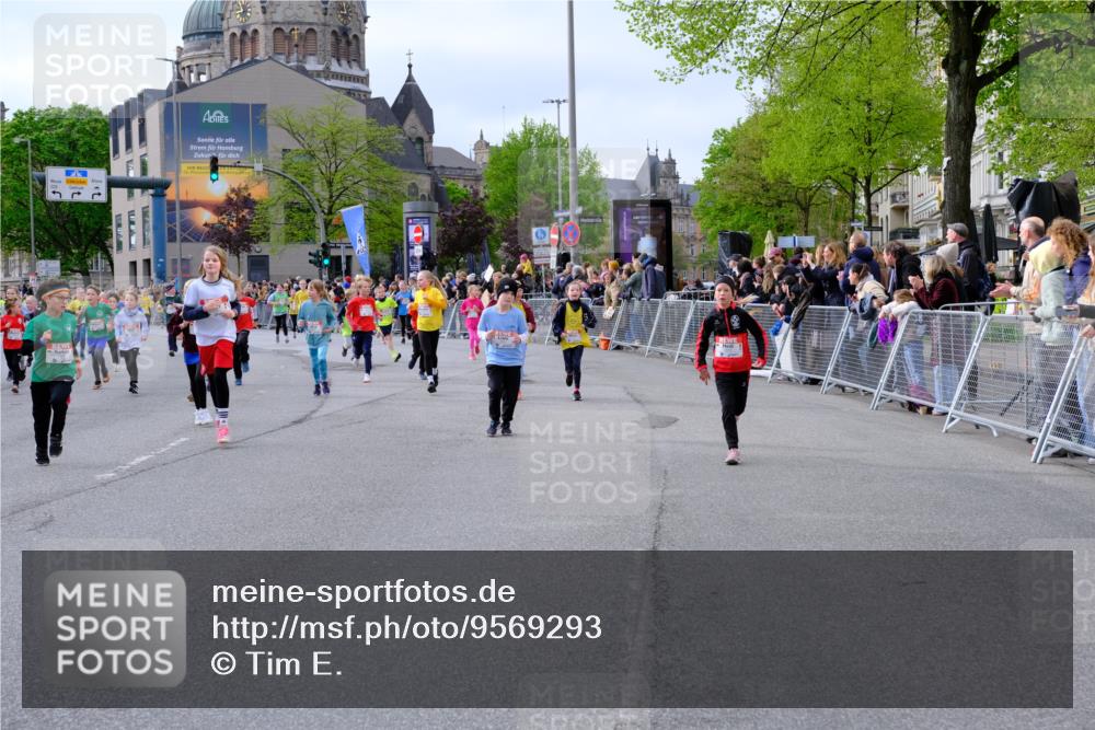 25.04.2026 - Das Zehntel Tim E. http://msf.ph/oto/9569293 25.04.2026 08:56:58 Ziel 1088, 1182, 1191, 1196, 1313, 1338, 1468, 1573, 1580, 1747, 1763, 1815, 1820, 1826, 1924, 1946, 1986, 1991, 2020, 2026, 2038, 2070, 2073, 2165, 2311, 2405, 2436, 2444, 2446, 2479, 2486, 2583, 2664, 2734, 2737, 2749, 2852, 2908, 2941, 2951, 2953, 2963, 3005, 3029, 3038, 3064, 3195, 3211, 3254, 3456, 3515, 3655, 3660, 3730, 3755, 3812, 3884, 3887, 3904, 3939, 4018, 4033, 4034, 4056, 4064, 4065 meine-sportfotos.de
