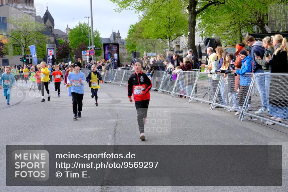 25.04.2026 - Das Zehntel Tim E. http://msf.ph/oto/9569297 25.04.2026 08:57:00 Ziel 1088, 1182, 1189, 1191, 1196, 1271, 1338, 1468, 1573, 1580, 1747, 1763, 1815, 1820, 1924, 1946, 1986, 1991, 2020, 2026, 2038, 2070, 2073, 2165, 2311, 2436, 2444, 2446, 2479, 2486, 2562, 2583, 2734, 2737, 2852, 2908, 2941, 2953, 2963, 3038, 3064, 3195, 3211, 3254, 3456, 3515, 3655, 3660, 3730, 3755, 3812, 3884, 3938, 3939, 4018, 4056, 4064, 4065, 4072 meine-sportfotos.de