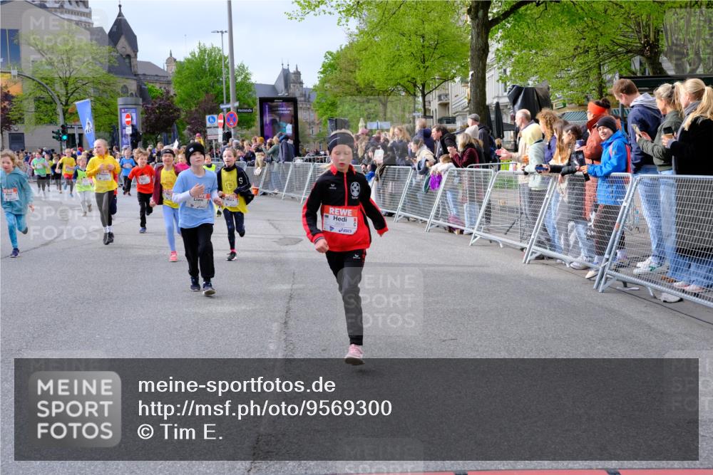 25.04.2026 - Das Zehntel Tim E. http://msf.ph/oto/9569300 25.04.2026 08:57:00 Ziel 1088, 1182, 1189, 1191, 1196, 1271, 1338, 1468, 1573, 1580, 1747, 1763, 1815, 1820, 1924, 1946, 1986, 1991, 2020, 2026, 2038, 2070, 2073, 2165, 2311, 2436, 2444, 2446, 2479, 2486, 2562, 2583, 2734, 2737, 2852, 2908, 2941, 2953, 2963, 3038, 3064, 3195, 3211, 3254, 3456, 3515, 3655, 3660, 3730, 3755, 3812, 3884, 3938, 3939, 4018, 4056, 4064, 4065, 4072 meine-sportfotos.de