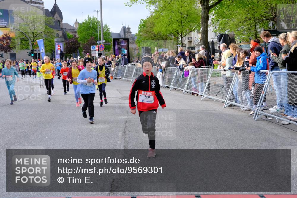 25.04.2026 - Das Zehntel Tim E. http://msf.ph/oto/9569301 25.04.2026 08:57:00 Ziel 1088, 1182, 1189, 1191, 1196, 1271, 1338, 1468, 1573, 1580, 1747, 1763, 1815, 1820, 1924, 1946, 1986, 1991, 2020, 2026, 2038, 2070, 2073, 2165, 2311, 2436, 2444, 2446, 2479, 2486, 2562, 2583, 2734, 2737, 2852, 2908, 2941, 2953, 2963, 3038, 3064, 3195, 3211, 3254, 3456, 3515, 3655, 3660, 3730, 3755, 3812, 3884, 3938, 3939, 4018, 4056, 4064, 4065, 4072 meine-sportfotos.de