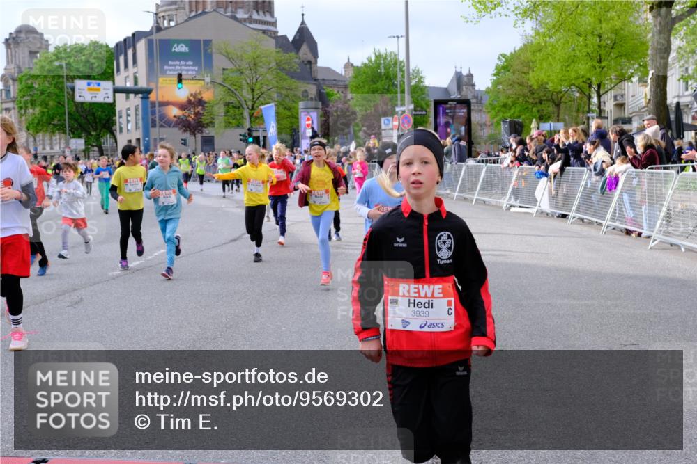 25.04.2026 - Das Zehntel Tim E. http://msf.ph/oto/9569302 25.04.2026 08:57:01 Ziel 1075, 1088, 1189, 1191, 1196, 1271, 1338, 1468, 1573, 1580, 1747, 1763, 1815, 1820, 1924, 1946, 1986, 1991, 2026, 2038, 2070, 2073, 2165, 2258, 2436, 2444, 2446, 2479, 2486, 2562, 2583, 2734, 2737, 2819, 2852, 2908, 2920, 3038, 3064, 3195, 3211, 3254, 3456, 3515, 3655, 3660, 3730, 3755, 3812, 3938, 3939, 4018, 4056, 4064, 4065, 4072 meine-sportfotos.de