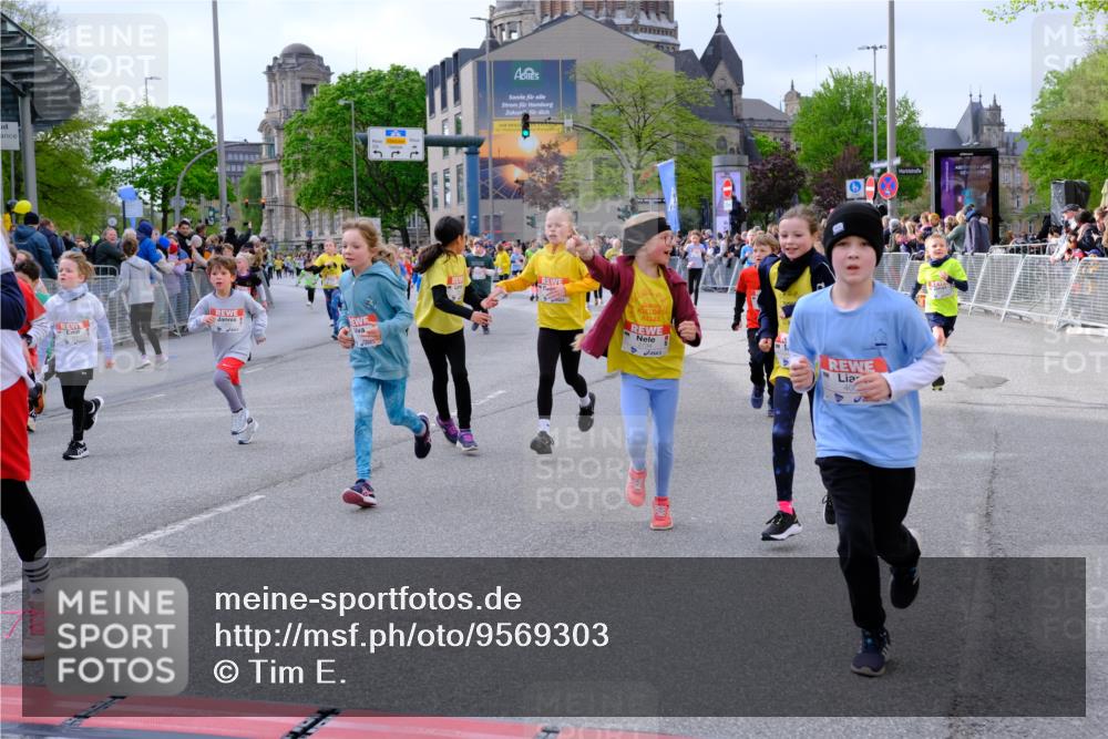 25.04.2026 - Das Zehntel Tim E. http://msf.ph/oto/9569303 25.04.2026 08:57:02 Ziel 1035, 1052, 1075, 1189, 1191, 1196, 1271, 1338, 1339, 1468, 1573, 1579, 1580, 1747, 1763, 1820, 1924, 1946, 1965, 1986, 1991, 2026, 2038, 2070, 2073, 2165, 2258, 2436, 2444, 2446, 2479, 2486, 2562, 2583, 2734, 2737, 2819, 2852, 2908, 2920, 2921, 3038, 3064, 3195, 3211, 3456, 3515, 3655, 3660, 3730, 3755, 3938, 3939, 4018, 4056, 4064, 4065, 4072 meine-sportfotos.de