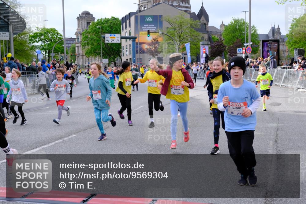 25.04.2026 - Das Zehntel Tim E. http://msf.ph/oto/9569304 25.04.2026 08:57:02 Ziel 1035, 1052, 1075, 1189, 1191, 1196, 1271, 1338, 1339, 1468, 1573, 1579, 1580, 1747, 1763, 1820, 1924, 1946, 1965, 1986, 1991, 2026, 2038, 2070, 2073, 2165, 2258, 2436, 2444, 2446, 2479, 2486, 2562, 2583, 2734, 2737, 2819, 2852, 2908, 2920, 2921, 3038, 3064, 3195, 3211, 3456, 3515, 3655, 3660, 3730, 3755, 3938, 3939, 4018, 4056, 4064, 4065, 4072 meine-sportfotos.de