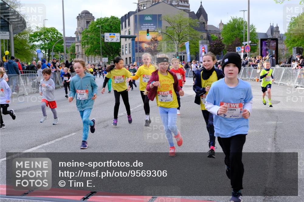 25.04.2026 - Das Zehntel Tim E. http://msf.ph/oto/9569306 25.04.2026 08:57:02 Ziel 1035, 1052, 1075, 1189, 1191, 1196, 1271, 1338, 1339, 1468, 1573, 1579, 1580, 1747, 1763, 1820, 1924, 1946, 1965, 1986, 1991, 2026, 2038, 2070, 2073, 2165, 2258, 2436, 2444, 2446, 2479, 2486, 2562, 2583, 2734, 2737, 2819, 2852, 2908, 2920, 2921, 3038, 3064, 3195, 3211, 3456, 3515, 3655, 3660, 3730, 3755, 3938, 3939, 4018, 4056, 4064, 4065, 4072 meine-sportfotos.de
