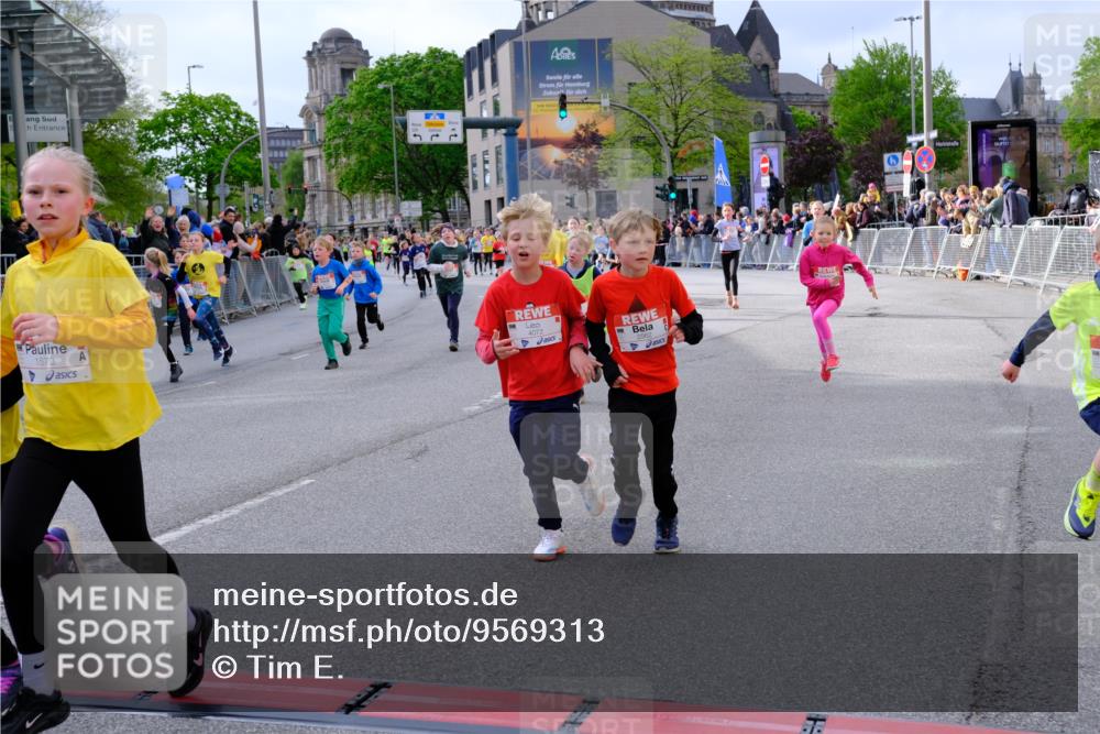 25.04.2026 - Das Zehntel Tim E. http://msf.ph/oto/9569313 25.04.2026 08:57:03 Ziel 1035, 1052, 1075, 1176, 1189, 1191, 1196, 1271, 1338, 1339, 1573, 1579, 1580, 1654, 1747, 1820, 1924, 1946, 1965, 1986, 1991, 2026, 2028, 2038, 2070, 2073, 2165, 2205, 2258, 2446, 2479, 2486, 2562, 2583, 2734, 2737, 2819, 2852, 2908, 2917, 2920, 2921, 3038, 3064, 3195, 3211, 3324, 3456, 3655, 3660, 3666, 3730, 3755, 3938, 3939, 4018, 4056, 4064, 4065, 4072 meine-sportfotos.de
