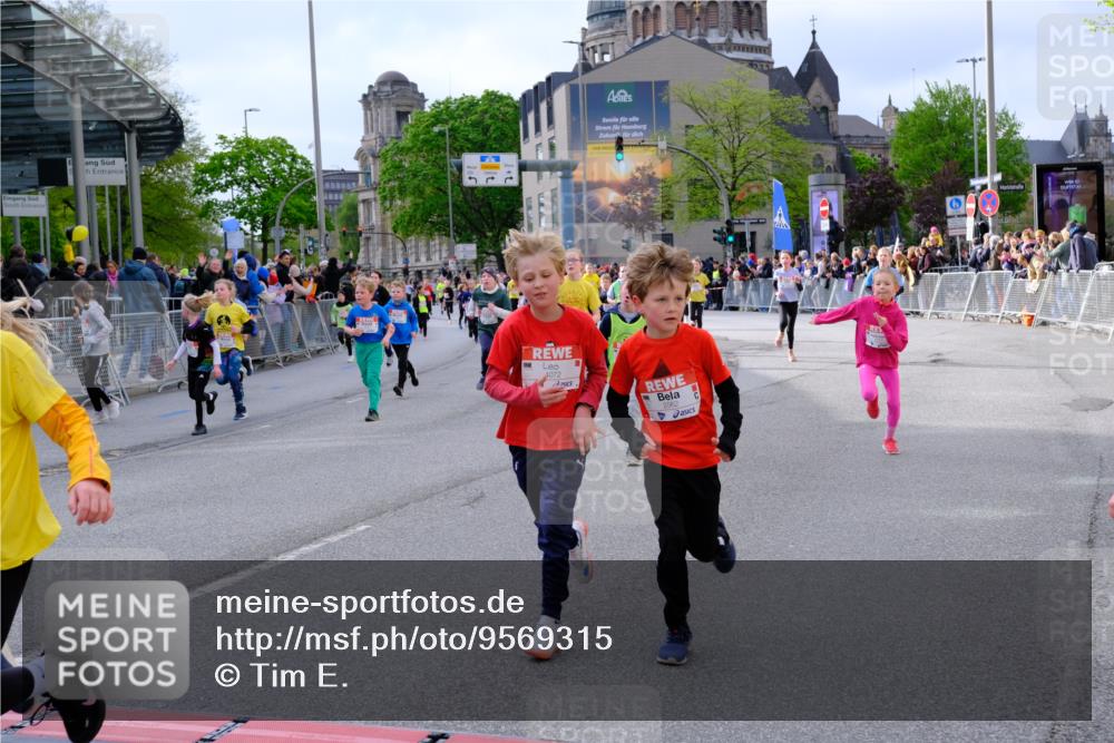 25.04.2026 - Das Zehntel Tim E. http://msf.ph/oto/9569315 25.04.2026 08:57:04 Ziel 1035, 1052, 1075, 1176, 1189, 1191, 1196, 1271, 1338, 1339, 1573, 1579, 1580, 1654, 1747, 1820, 1924, 1946, 1965, 1986, 1991, 2026, 2028, 2038, 2070, 2073, 2205, 2258, 2446, 2479, 2486, 2562, 2583, 2734, 2737, 2819, 2852, 2908, 2917, 2920, 2921, 3038, 3064, 3195, 3211, 3324, 3456, 3655, 3660, 3666, 3730, 3755, 3938, 3939, 3944, 4018, 4056, 4064, 4065, 4072 meine-sportfotos.de