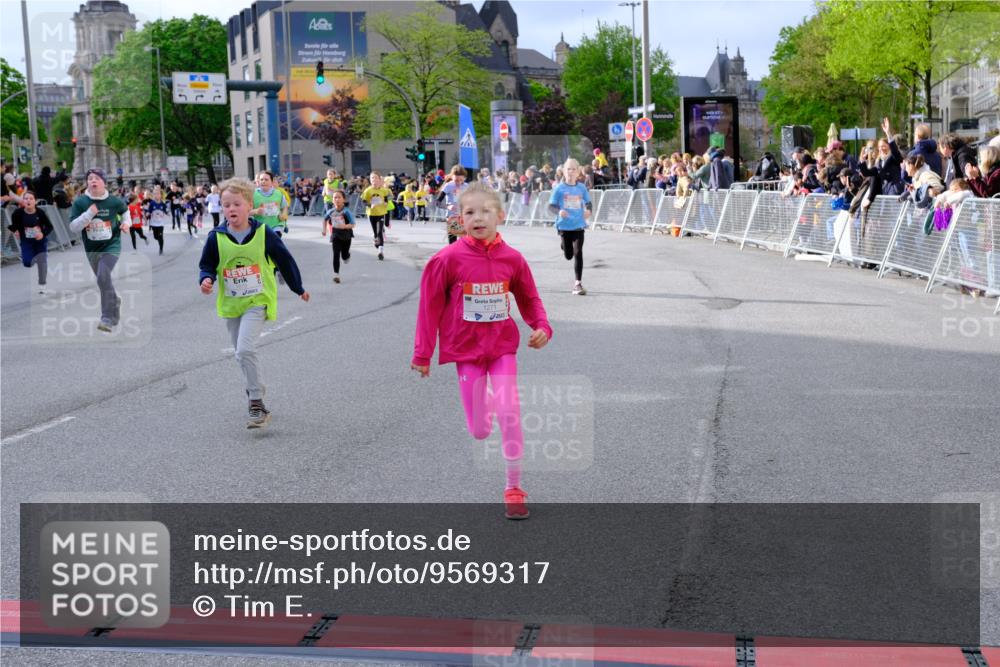 25.04.2026 - Das Zehntel Tim E. http://msf.ph/oto/9569317 25.04.2026 08:57:05 Ziel 1035, 1052, 1075, 1176, 1189, 1191, 1196, 1271, 1338, 1339, 1556, 1573, 1579, 1580, 1582, 1654, 1820, 1924, 1946, 1965, 1986, 1991, 2028, 2073, 2205, 2258, 2446, 2479, 2486, 2562, 2583, 2734, 2737, 2819, 2852, 2908, 2917, 2920, 2921, 3038, 3064, 3195, 3211, 3324, 3456, 3655, 3660, 3666, 3755, 3938, 3939, 3944, 4018, 4056, 4064, 4065, 4072 meine-sportfotos.de