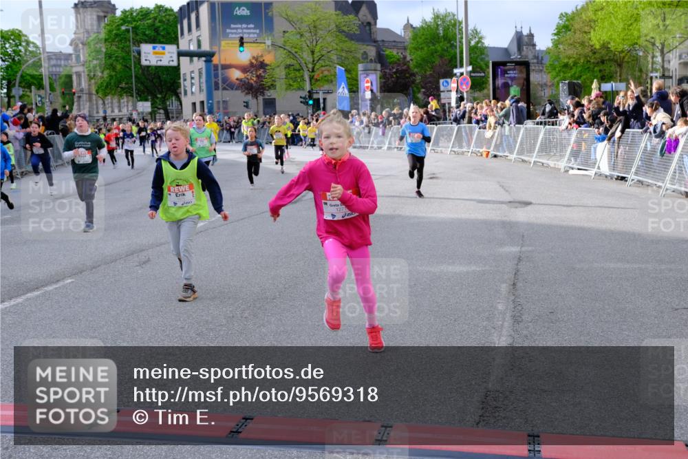 25.04.2026 - Das Zehntel Tim E. http://msf.ph/oto/9569318 25.04.2026 08:57:05 Ziel 1035, 1052, 1075, 1176, 1189, 1191, 1196, 1271, 1338, 1339, 1556, 1573, 1579, 1580, 1582, 1654, 1820, 1924, 1946, 1965, 1986, 1991, 2028, 2073, 2205, 2258, 2446, 2479, 2486, 2562, 2583, 2734, 2737, 2819, 2852, 2908, 2917, 2920, 2921, 3038, 3064, 3195, 3211, 3324, 3456, 3655, 3660, 3666, 3755, 3938, 3939, 3944, 4018, 4056, 4064, 4065, 4072 meine-sportfotos.de
