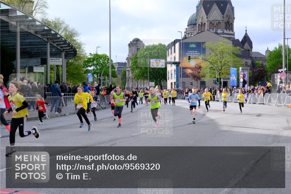 25.04.2026 - Das Zehntel Tim E. http://msf.ph/oto/9569320 25.04.2026 08:57:09 Ziel 1035, 1052, 1075, 1176, 1188, 1189, 1191, 1271, 1339, 1556, 1573, 1579, 1580, 1582, 1585, 1654, 1820, 1909, 1924, 1946, 1965, 1986, 2028, 2205, 2258, 2486, 2538, 2550, 2562, 2583, 2734, 2737, 2753, 2755, 2762, 2819, 2852, 2917, 2920, 2921, 3211, 3226, 3256, 3324, 3456, 3655, 3660, 3666, 3705, 3758, 3938, 3944, 4018, 4056, 4064, 4065, 4072 meine-sportfotos.de