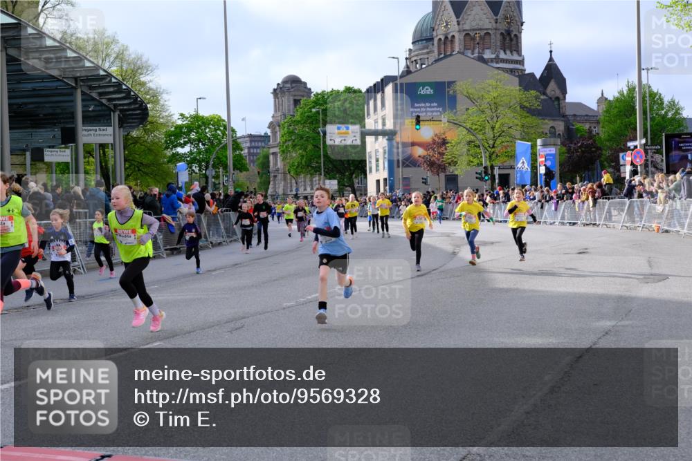 25.04.2026 - Das Zehntel Tim E. http://msf.ph/oto/9569328 25.04.2026 08:57:11 Ziel 1035, 1052, 1075, 1176, 1188, 1189, 1271, 1339, 1556, 1579, 1582, 1585, 1654, 1909, 1965, 2028, 2205, 2258, 2538, 2550, 2562, 2753, 2755, 2762, 2819, 2917, 2920, 2921, 3226, 3256, 3324, 3581, 3666, 3705, 3758, 3938, 3944, 4072 meine-sportfotos.de