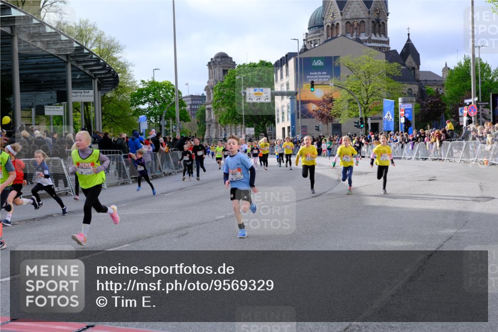 25.04.2026 - Das Zehntel Tim E. http://msf.ph/oto/9569329 25.04.2026 08:57:11 Ziel 1035, 1052, 1075, 1176, 1188, 1189, 1271, 1339, 1556, 1579, 1582, 1585, 1654, 1909, 1965, 2028, 2205, 2258, 2538, 2550, 2562, 2753, 2755, 2762, 2819, 2917, 2920, 2921, 3226, 3256, 3324, 3581, 3666, 3705, 3758, 3938, 3944, 4072 meine-sportfotos.de
