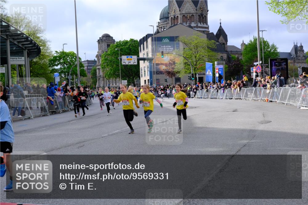 25.04.2026 - Das Zehntel Tim E. http://msf.ph/oto/9569331 25.04.2026 08:57:12 Ziel 1035, 1052, 1075, 1176, 1188, 1271, 1339, 1556, 1579, 1582, 1585, 1654, 1725, 1741, 1909, 1965, 2028, 2205, 2258, 2538, 2550, 2753, 2755, 2762, 2819, 2917, 2920, 2921, 3226, 3256, 3324, 3581, 3666, 3705, 3758, 3944 meine-sportfotos.de