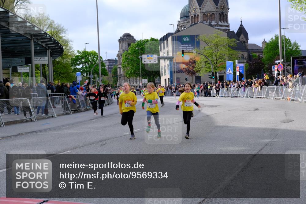 25.04.2026 - Das Zehntel Tim E. http://msf.ph/oto/9569334 25.04.2026 08:57:12 Ziel 1035, 1052, 1075, 1176, 1188, 1271, 1339, 1556, 1579, 1582, 1585, 1654, 1725, 1741, 1909, 1965, 2028, 2205, 2258, 2538, 2550, 2753, 2755, 2762, 2819, 2917, 2920, 2921, 3226, 3256, 3324, 3581, 3666, 3705, 3758, 3944 meine-sportfotos.de