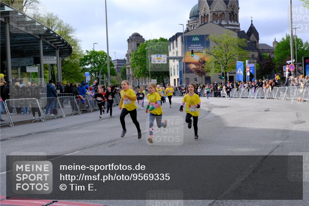 25.04.2026 - Das Zehntel Tim E. http://msf.ph/oto/9569335 25.04.2026 08:57:12 Ziel 1035, 1052, 1075, 1176, 1188, 1271, 1339, 1556, 1579, 1582, 1585, 1654, 1725, 1741, 1909, 1965, 2028, 2205, 2258, 2538, 2550, 2753, 2755, 2762, 2819, 2917, 2920, 2921, 3226, 3256, 3324, 3581, 3666, 3705, 3758, 3944 meine-sportfotos.de