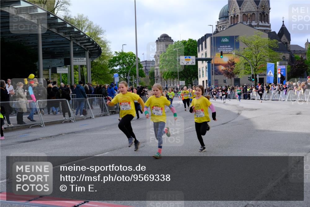 25.04.2026 - Das Zehntel Tim E. http://msf.ph/oto/9569338 25.04.2026 08:57:12 Ziel 1035, 1052, 1075, 1176, 1188, 1271, 1339, 1556, 1579, 1582, 1585, 1654, 1725, 1741, 1909, 1965, 2028, 2205, 2258, 2538, 2550, 2753, 2755, 2762, 2819, 2917, 2920, 2921, 3226, 3256, 3324, 3581, 3666, 3705, 3758, 3944 meine-sportfotos.de