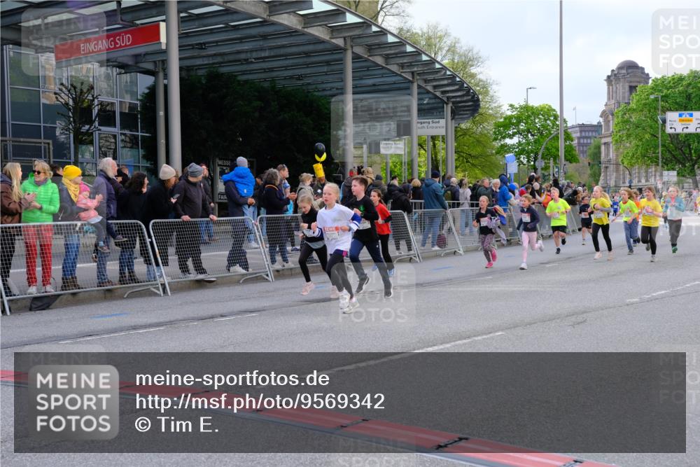 25.04.2026 - Das Zehntel Tim E. http://msf.ph/oto/9569342 25.04.2026 08:57:15 Ziel 1176, 1188, 1244, 1255, 1556, 1571, 1582, 1585, 1588, 1654, 1674, 1725, 1741, 1748, 1895, 1896, 1909, 2028, 2205, 2489, 2538, 2550, 2662, 2753, 2755, 2762, 2917, 3226, 3256, 3324, 3581, 3666, 3705, 3758, 3944 meine-sportfotos.de