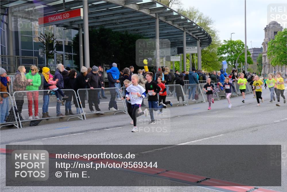 25.04.2026 - Das Zehntel Tim E. http://msf.ph/oto/9569344 25.04.2026 08:57:15 Ziel 1176, 1188, 1244, 1255, 1556, 1571, 1582, 1585, 1588, 1654, 1674, 1725, 1741, 1748, 1895, 1896, 1909, 2028, 2205, 2489, 2538, 2550, 2662, 2753, 2755, 2762, 2917, 3226, 3256, 3324, 3581, 3666, 3705, 3758, 3944 meine-sportfotos.de