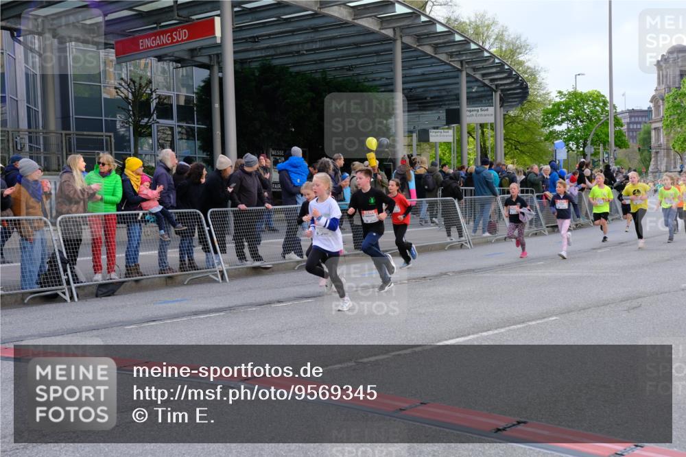 25.04.2026 - Das Zehntel Tim E. http://msf.ph/oto/9569345 25.04.2026 08:57:15 Ziel 1176, 1188, 1244, 1255, 1556, 1571, 1582, 1585, 1588, 1654, 1674, 1725, 1741, 1748, 1895, 1896, 1909, 2028, 2205, 2489, 2538, 2550, 2662, 2753, 2755, 2762, 2917, 3226, 3256, 3324, 3581, 3666, 3705, 3758, 3944 meine-sportfotos.de