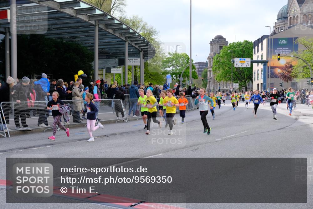 25.04.2026 - Das Zehntel Tim E. http://msf.ph/oto/9569350 25.04.2026 08:57:17 Ziel 1188, 1244, 1255, 1556, 1571, 1582, 1585, 1588, 1674, 1725, 1741, 1748, 1895, 1896, 1909, 1951, 2216, 2489, 2538, 2550, 2662, 2753, 2755, 2762, 3226, 3256, 3581, 3591, 3705, 3758, 3846, 3855 meine-sportfotos.de