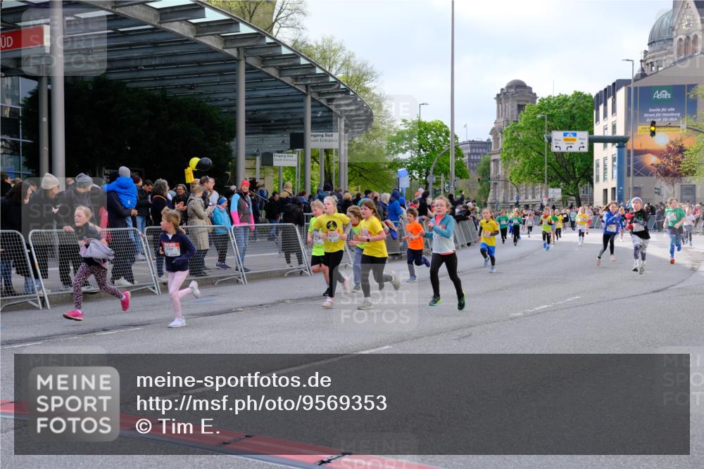 25.04.2026 - Das Zehntel Tim E. http://msf.ph/oto/9569353 25.04.2026 08:57:17 Ziel 1188, 1244, 1255, 1556, 1571, 1582, 1585, 1588, 1674, 1725, 1741, 1748, 1895, 1896, 1909, 1951, 2216, 2489, 2538, 2550, 2662, 2753, 2755, 2762, 3226, 3256, 3581, 3591, 3705, 3758, 3846, 3855 meine-sportfotos.de