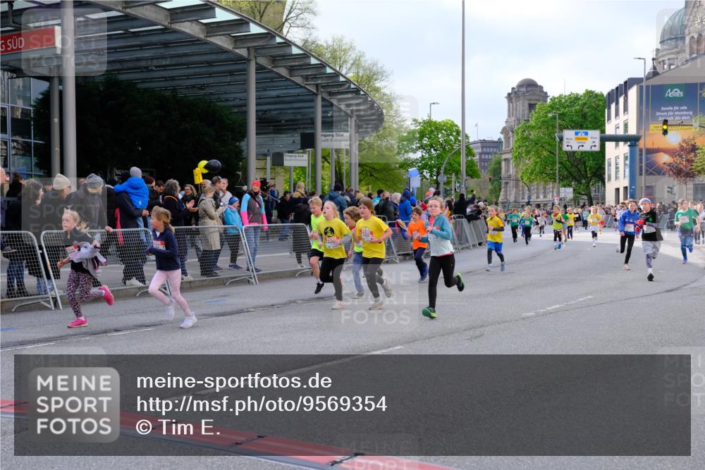25.04.2026 - Das Zehntel Tim E. http://msf.ph/oto/9569354 25.04.2026 08:57:17 Ziel 1188, 1244, 1255, 1556, 1571, 1582, 1585, 1588, 1674, 1725, 1741, 1748, 1895, 1896, 1909, 1951, 2216, 2489, 2538, 2550, 2662, 2753, 2755, 2762, 3226, 3256, 3581, 3591, 3705, 3758, 3846, 3855 meine-sportfotos.de