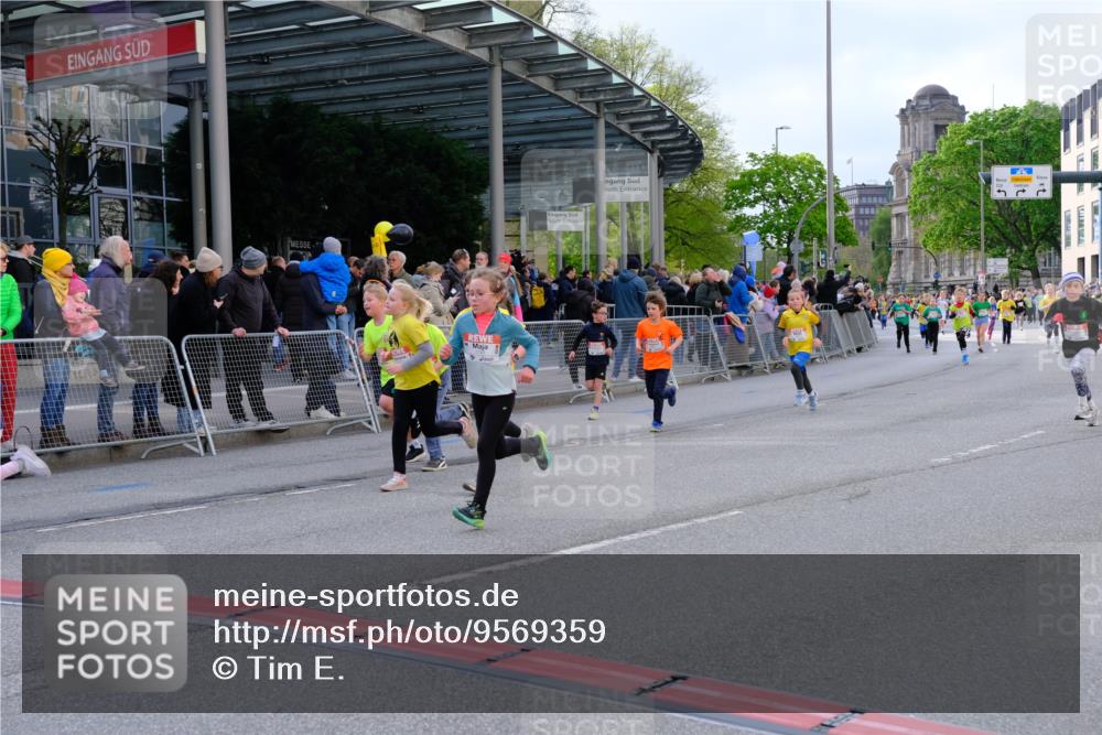 25.04.2026 - Das Zehntel Tim E. http://msf.ph/oto/9569359 25.04.2026 08:57:18 Ziel 1188, 1244, 1255, 1571, 1585, 1588, 1674, 1725, 1741, 1748, 1895, 1896, 1909, 1951, 2216, 2489, 2538, 2550, 2662, 2753, 2755, 2762, 3226, 3256, 3581, 3591, 3705, 3758, 3846, 3855 meine-sportfotos.de
