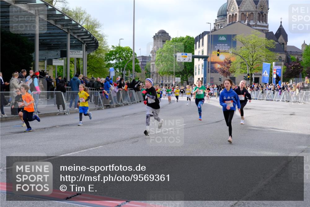 25.04.2026 - Das Zehntel Tim E. http://msf.ph/oto/9569361 25.04.2026 08:57:19 Ziel 1244, 1255, 1571, 1588, 1674, 1725, 1741, 1748, 1895, 1896, 1909, 1951, 2216, 2489, 2538, 2550, 2662, 2753, 2755, 2762, 3160, 3226, 3256, 3581, 3591, 3705, 3758, 3846, 3855 meine-sportfotos.de