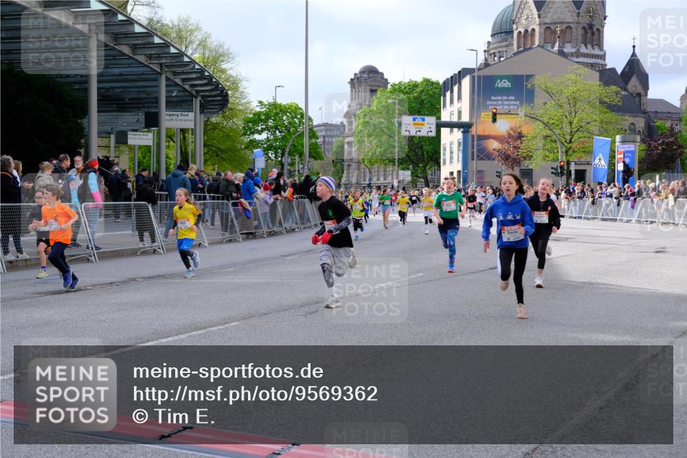 25.04.2026 - Das Zehntel Tim E. http://msf.ph/oto/9569362 25.04.2026 08:57:19 Ziel 1244, 1255, 1571, 1588, 1674, 1725, 1741, 1748, 1895, 1896, 1909, 1951, 2216, 2489, 2538, 2550, 2662, 2753, 2755, 2762, 3160, 3226, 3256, 3581, 3591, 3705, 3758, 3846, 3855 meine-sportfotos.de