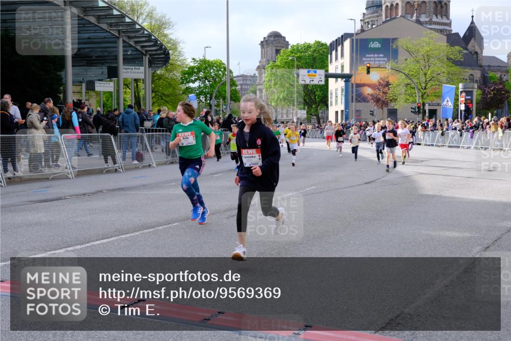 25.04.2026 - Das Zehntel Tim E. http://msf.ph/oto/9569369 25.04.2026 08:57:21 Ziel 1244, 1255, 1571, 1588, 1668, 1674, 1725, 1741, 1748, 1895, 1896, 1951, 1961, 1967, 1988, 2216, 2477, 2489, 2662, 3160, 3473, 3499, 3581, 3591, 3705, 3846, 3855, 3898 meine-sportfotos.de