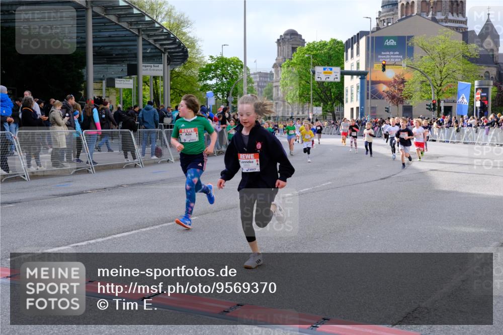 25.04.2026 - Das Zehntel Tim E. http://msf.ph/oto/9569370 25.04.2026 08:57:21 Ziel 1244, 1255, 1571, 1588, 1668, 1674, 1725, 1741, 1748, 1895, 1896, 1951, 1961, 1967, 1988, 2216, 2477, 2489, 2662, 3160, 3473, 3499, 3581, 3591, 3705, 3846, 3855, 3898 meine-sportfotos.de