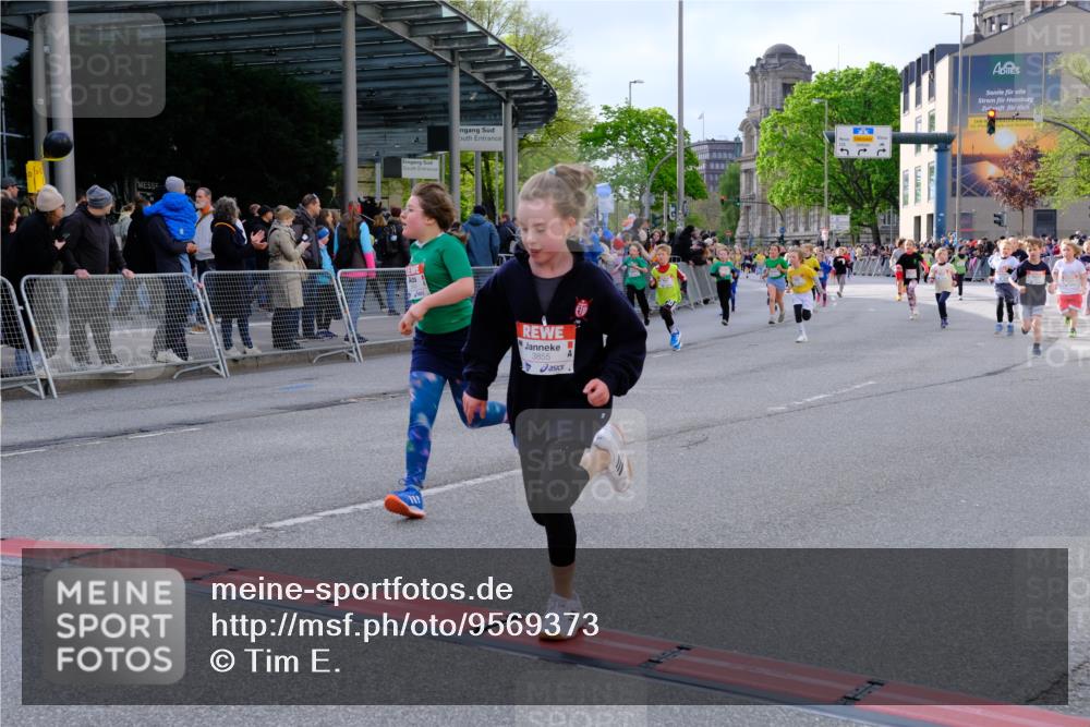 25.04.2026 - Das Zehntel Tim E. http://msf.ph/oto/9569373 25.04.2026 08:57:21 Ziel 1244, 1255, 1571, 1588, 1668, 1674, 1725, 1741, 1748, 1895, 1896, 1951, 1961, 1967, 1988, 2216, 2477, 2489, 2662, 3160, 3473, 3499, 3581, 3591, 3705, 3846, 3855, 3898 meine-sportfotos.de