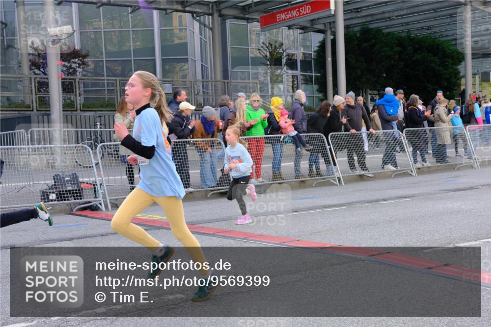 25.04.2026 - Das Zehntel Tim E. http://msf.ph/oto/9569399 25.04.2026 08:57:30 Ziel 1455, 1668, 1673, 1754, 1757, 1938, 1961, 1967, 1972, 1988, 2280, 2288, 2289, 2416, 2423, 2477, 2566, 2773, 2790, 3160, 3179, 3187, 3276, 3344, 3473, 3499, 3795, 3898 meine-sportfotos.de