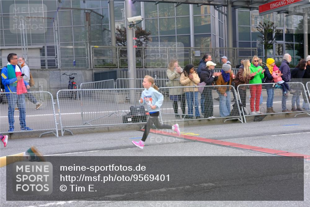 25.04.2026 - Das Zehntel Tim E. http://msf.ph/oto/9569401 25.04.2026 08:57:31 Ziel 1455, 1668, 1673, 1754, 1757, 1938, 1961, 1967, 1972, 1988, 2280, 2288, 2289, 2416, 2423, 2477, 2566, 2773, 2790, 3160, 3179, 3187, 3276, 3344, 3466, 3473, 3499, 3795, 3898 meine-sportfotos.de