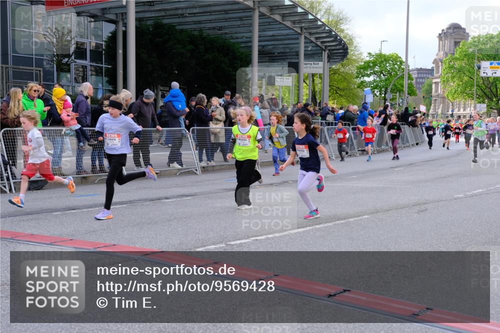 25.04.2026 - Das Zehntel Tim E. http://msf.ph/oto/9569428 25.04.2026 08:57:37 Ziel 1754, 1819, 1938, 1953, 1990, 2288, 2289, 2423, 2566, 2809, 2821, 2853, 3179, 3187, 3224, 3342, 3466, 3795, 4029 meine-sportfotos.de