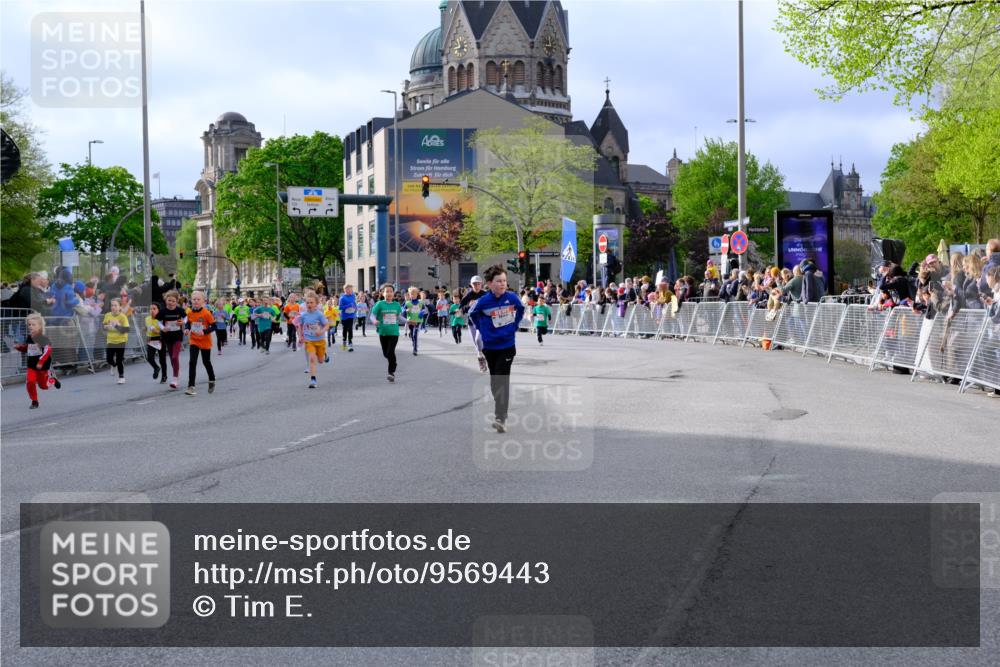 25.04.2026 - Das Zehntel Tim E. http://msf.ph/oto/9569443 25.04.2026 08:57:44 Ziel 1159, 1648, 1656, 1733, 1819, 1953, 1990, 2290, 2809, 2821, 2853, 2916, 3001, 3030, 3034, 3224, 3342, 3804, 3813, 3817, 3931, 4029 meine-sportfotos.de