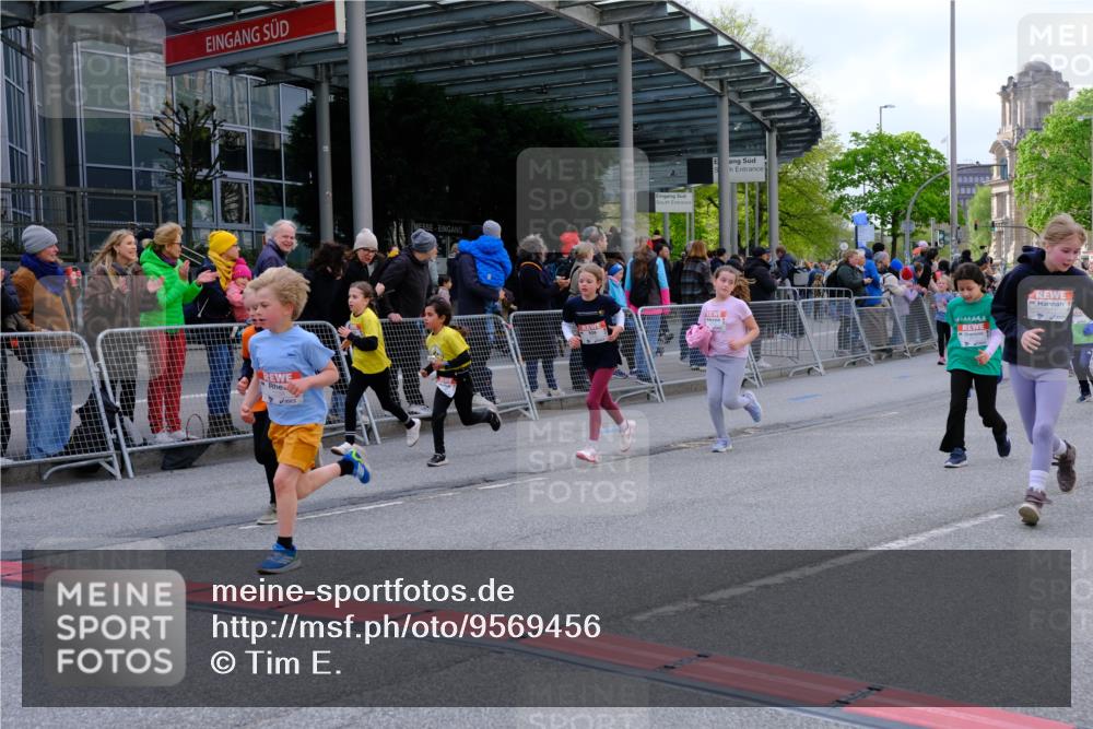 25.04.2026 - Das Zehntel Tim E. http://msf.ph/oto/9569456 25.04.2026 08:57:48 Ziel 1159, 1211, 1538, 1578, 1648, 1656, 1733, 1953, 1990, 2232, 2290, 2314, 2471, 2916, 3001, 3030, 3034, 3281, 3297, 3804, 3813, 3817, 3931 meine-sportfotos.de