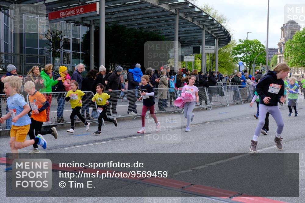 25.04.2026 - Das Zehntel Tim E. http://msf.ph/oto/9569459 25.04.2026 08:57:49 Ziel 1159, 1211, 1538, 1578, 1648, 1656, 1733, 2147, 2150, 2232, 2290, 2314, 2471, 2916, 2974, 3001, 3030, 3034, 3281, 3297, 3368, 3381, 3804, 3813, 3817, 3894, 3931 meine-sportfotos.de
