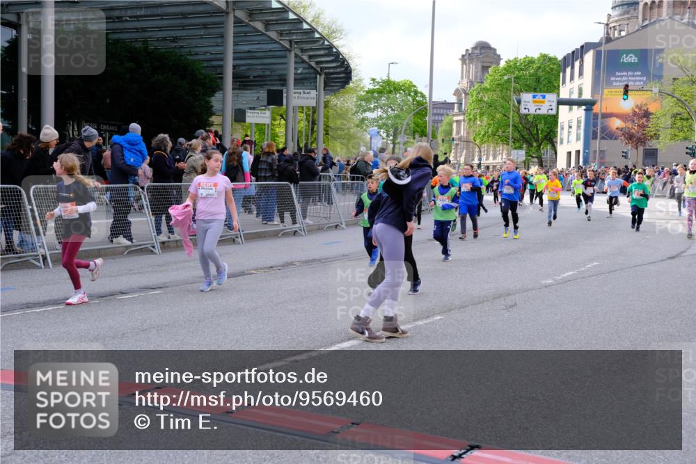 25.04.2026 - Das Zehntel Tim E. http://msf.ph/oto/9569460 25.04.2026 08:57:49 Ziel 1159, 1211, 1538, 1578, 1648, 1656, 1733, 2147, 2150, 2232, 2290, 2314, 2471, 2916, 2974, 3001, 3030, 3034, 3281, 3297, 3368, 3381, 3804, 3813, 3817, 3894, 3931 meine-sportfotos.de