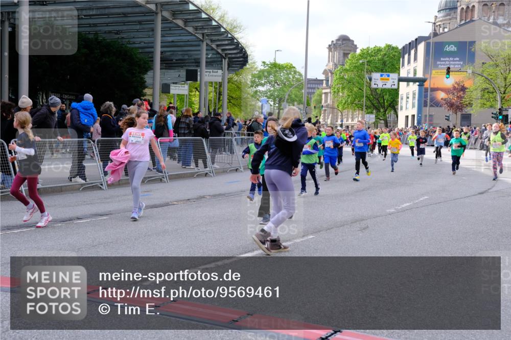25.04.2026 - Das Zehntel Tim E. http://msf.ph/oto/9569461 25.04.2026 08:57:49 Ziel 1159, 1211, 1538, 1578, 1648, 1656, 1733, 2147, 2150, 2232, 2290, 2314, 2471, 2916, 2974, 3001, 3030, 3034, 3281, 3297, 3368, 3381, 3804, 3813, 3817, 3894, 3931 meine-sportfotos.de