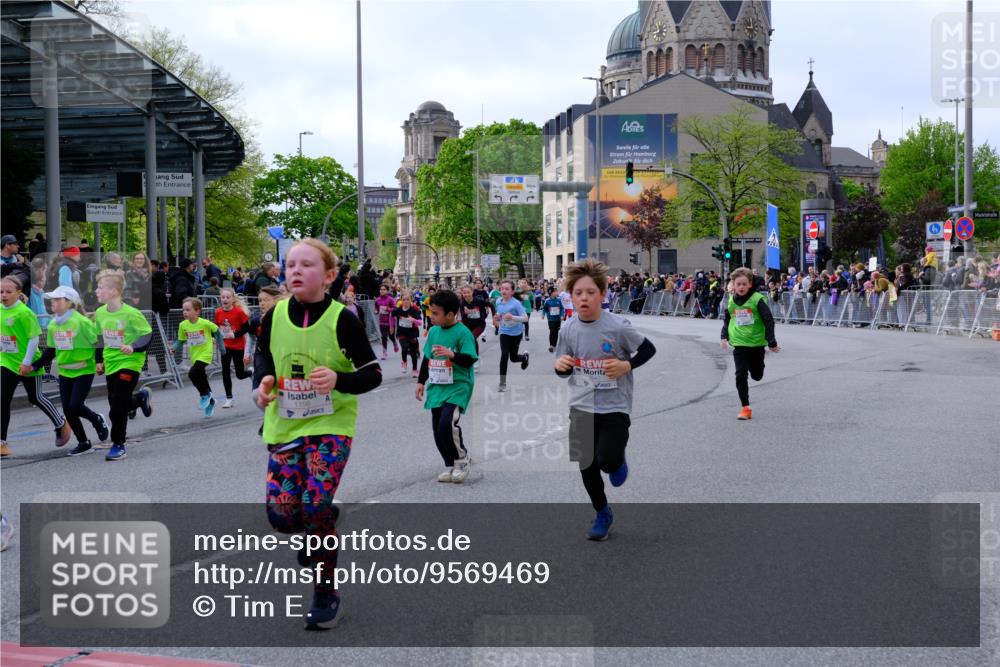 25.04.2026 - Das Zehntel Tim E. http://msf.ph/oto/9569469 25.04.2026 08:57:55 Ziel 1156, 1159, 1181, 1211, 1215, 1399, 1518, 1520, 1522, 1538, 1578, 1656, 1808, 2147, 2150, 2232, 2290, 2314, 2359, 2373, 2471, 2580, 2655, 2685, 2916, 2947, 2974, 3067, 3086, 3281, 3297, 3346, 3368, 3381, 3710, 3712, 3894 meine-sportfotos.de