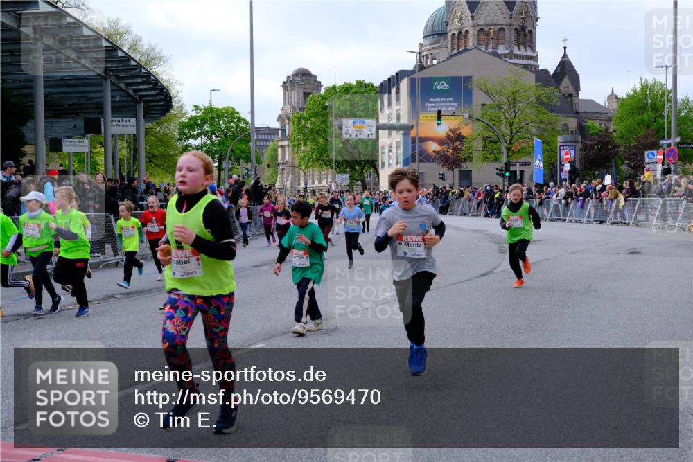 25.04.2026 - Das Zehntel Tim E. http://msf.ph/oto/9569470 25.04.2026 08:57:55 Ziel 1156, 1159, 1181, 1211, 1215, 1399, 1518, 1520, 1522, 1538, 1578, 1656, 1808, 2147, 2150, 2232, 2290, 2314, 2359, 2373, 2471, 2580, 2655, 2685, 2916, 2947, 2974, 3067, 3086, 3281, 3297, 3346, 3368, 3381, 3710, 3712, 3894 meine-sportfotos.de